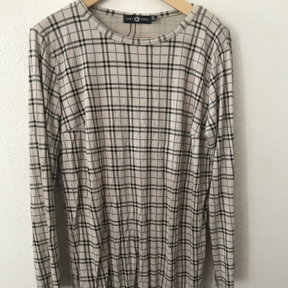 Daisy Street Ruffle holiday Mini Dress - Picture 3 of 5